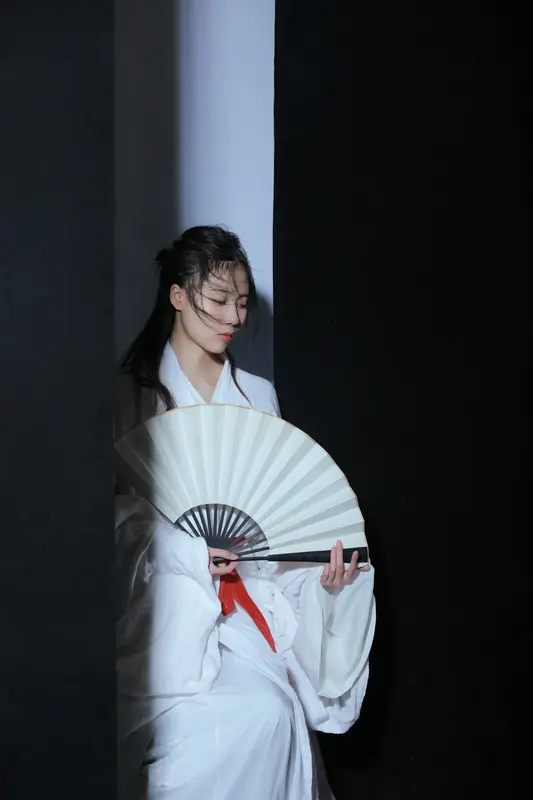 [YITUYU艺图语]2025.01.27 黑白 番茄不是番茄 - 艺图语